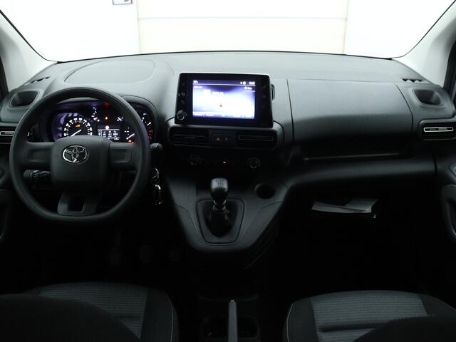 Toyota PROACE CITY Verso 1.2 Turbo Live Ingepland voor nieuwe bodemverlaging t.b.v. rolstoelvervoer (Prijs incl. bodemverlaging)