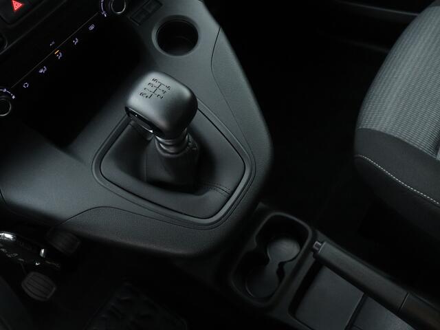 Toyota PROACE CITY Verso 1.2 Turbo Live Ingepland voor nieuwe bodemverlaging t.b.v. rolstoelvervoer (Prijs incl. bodemverlaging)