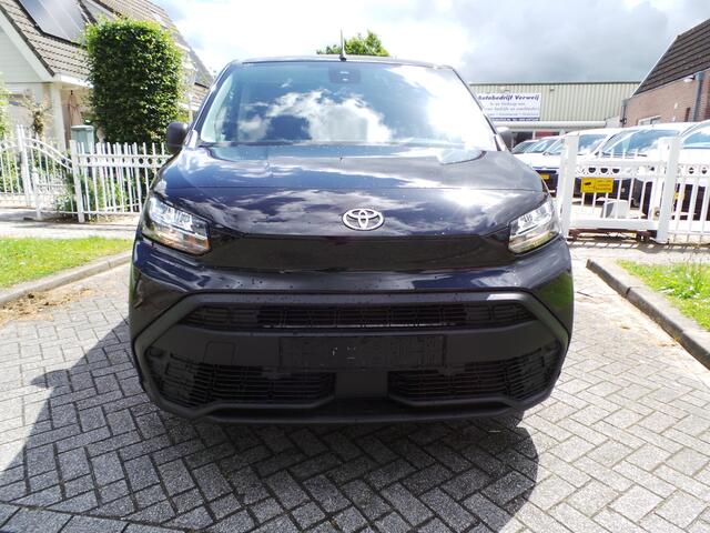 Toyota PROACE CITY 1.5 D-4D Challenger | Carplay | Trekhaak | Enz | nieuw gelijk rijden