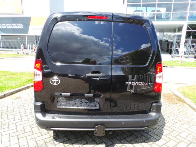 Toyota PROACE CITY 1.5 D-4D Challenger | Carplay | Trekhaak | Enz | nieuw gelijk rijden