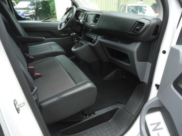 Toyota PROACE Worker 1.5 D-4D Navigator Long Ex BTW