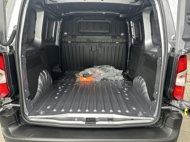 Toyota PROACE CITY Electric Challenger 50 kWh | trekhaak | stoel verwarming | stuur verwaming |