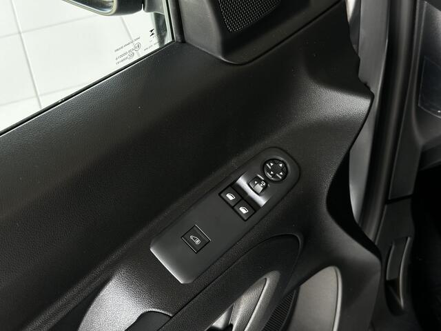 Toyota PROACE 136PK Live | van ¤ 35.995,- voor ¤ 32.995,- | Voorraadkorting |