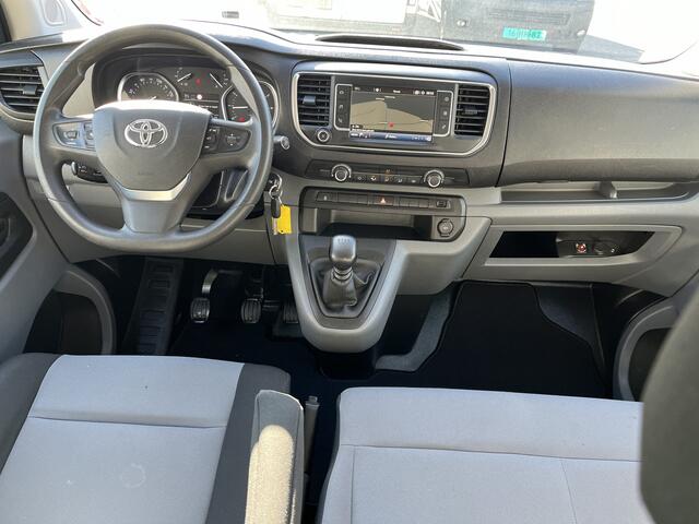 Toyota PROACE Shuttle 9-persoons 1.5 D-4D Navigator Long Airco Cruise control Pano Trekhaak Navigatie PDC 1e eigenaar Euro 6 Personenbus Kombi Combi Tourer Groepsvervoer