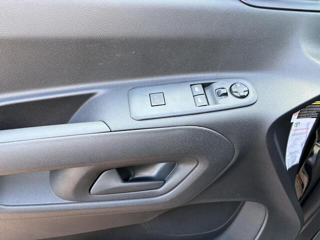 Toyota PROACE CITY Electric Challenger 50 kWh Bijrijdersbank, Stoelverwarming,Apple Carplay Android Auto,