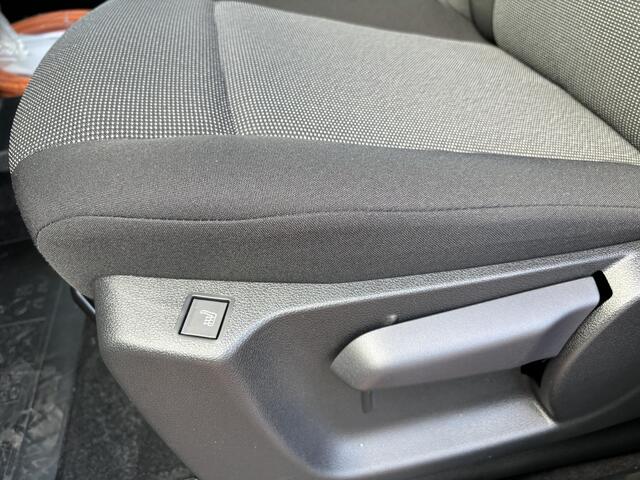 Toyota PROACE CITY Electric Challenger 50 kWh Bijrijdersbank, Stoelverwarming,Apple Carplay Android Auto,