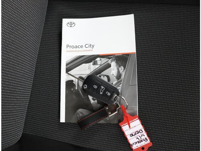 Toyota PROACE CITY Electric First Edition Long 50 kWh | Navigatie | Trekhaak | Cruise control |