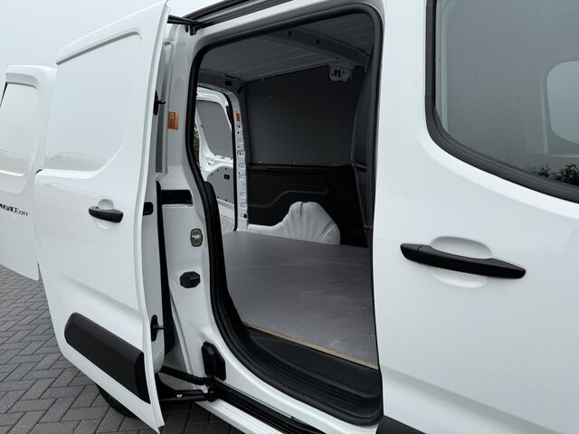 Toyota PROACE CITY 1.5 D-4D 102 PK / L2H1 / 1e EIG. / AIRCO / CRUISE / NAVI / CAMERA / CARPLAY