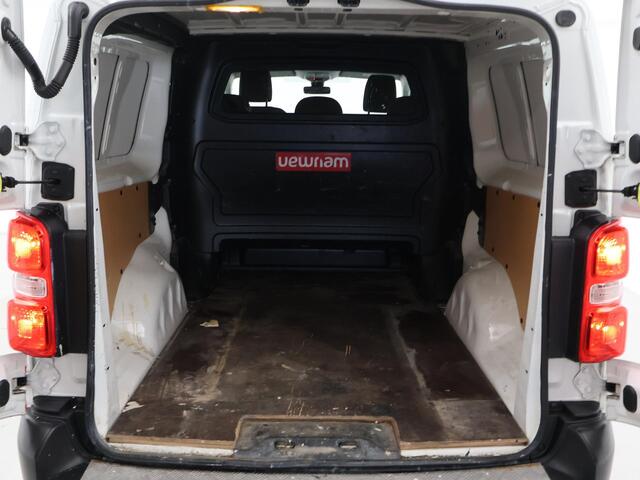 Toyota PROACE Worker 2.0 D-4D DUBBEL CAB. LANG COOL COMFORT + TREKHAAK / NAVIGATIE / IMPERIAAL
