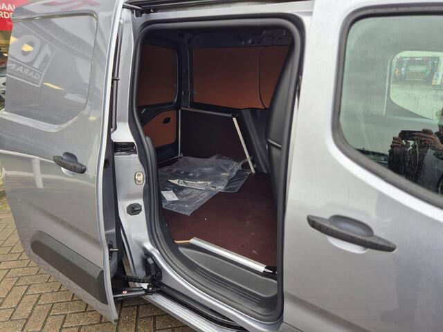 Toyota PROACE CITY 1.5 D-4D Navigator Automaat, Nieuw, direct leverbaar, Automaat 10jr garantie