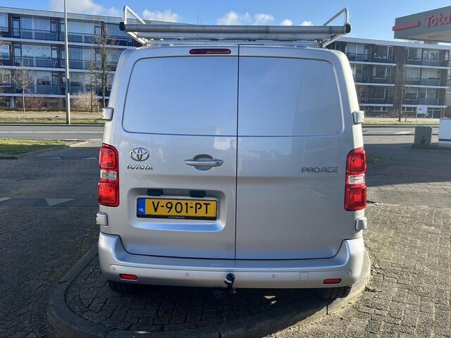 Toyota PROACE Worker 1.6 D-4D Professional Airco/Navi/Imperiaal/Parkeersensoren/Trekhaak/GEEN AFLEVERKOSTEN