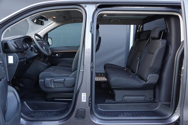 Toyota PROACE Worker Verso | Dubbel Cabine | 5-Persoons | 1.6 D-4D 116Pk | Long | 2xSchuifdeur | Panoramadak | Achteruitrijcamera | Trekhaak | 17''