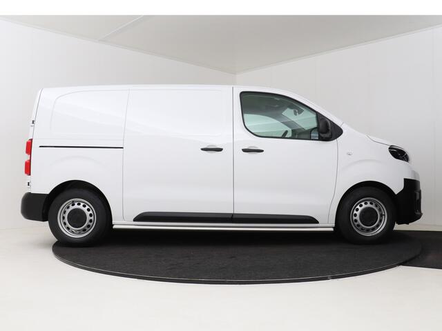 Toyota PROACE Worker 1.5 D-4D Navigator I 120PK | Betimmering | Achterdeuren | Trekhaak |