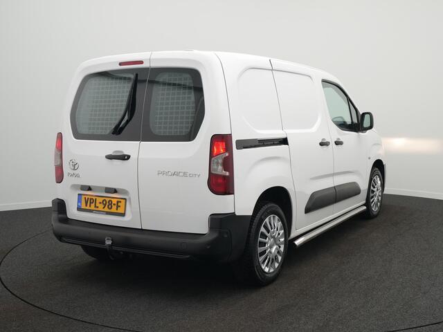 Toyota PROACE CITY 1.5 D-4D Live - Trekhaak - All Seasonbanden