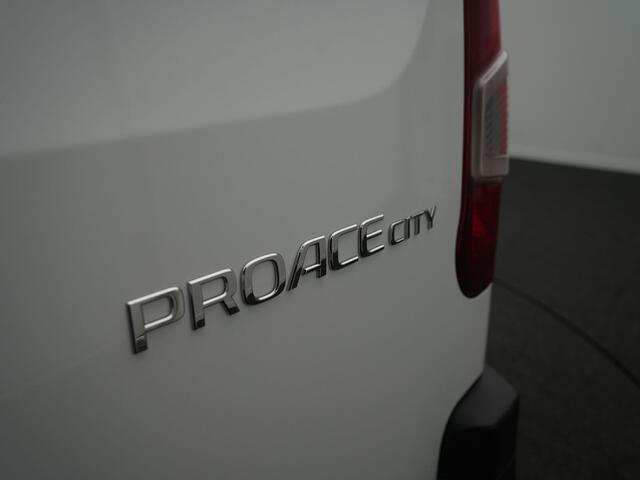 Toyota PROACE CITY 1.5 D-4D Live - Trekhaak - All Seasonbanden