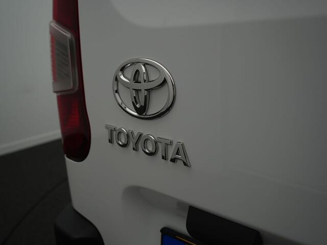 Toyota PROACE CITY 1.5 D-4D Live - Trekhaak - All Seasonbanden