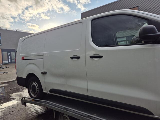 Toyota PROACE Electric Worker Live Extra Range Long 75 kWh 9.250km voorschade verrijdbaar l3h1 extra long trekhaak camera cruise 3-pers