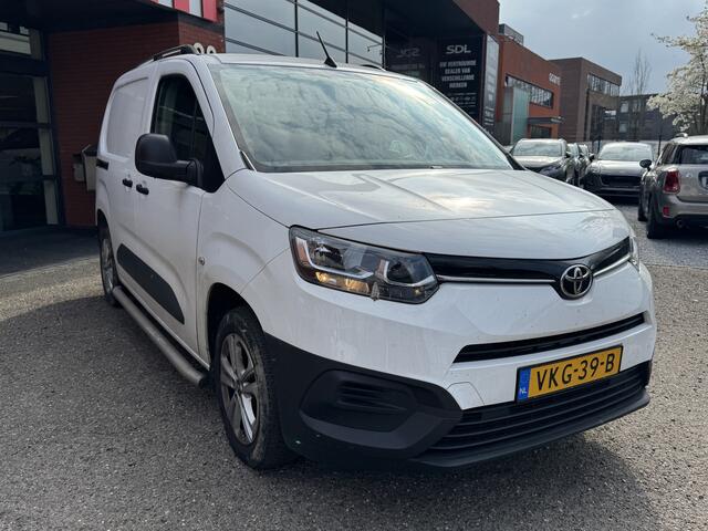 Toyota PROACE CITY 1.5 D-4D Cool Comfort // AIRCO // TREKHAAK // PARKEER SENSOREN // CRUISE CONTROL //