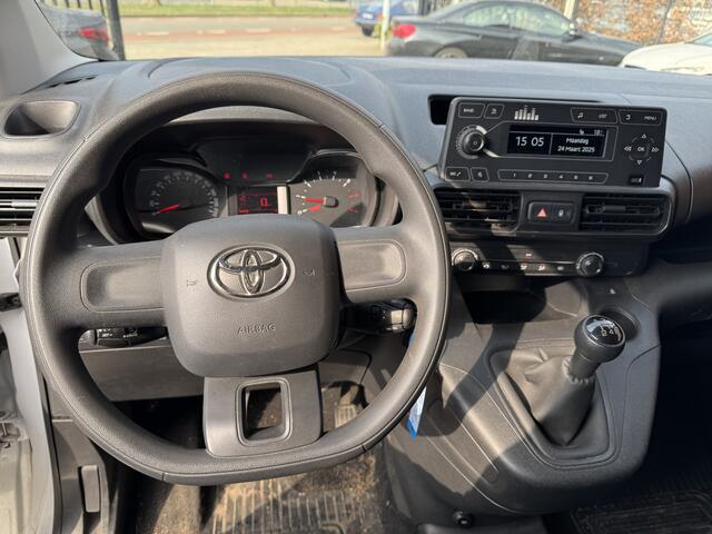 Toyota PROACE CITY 1.5 D-4D Cool Comfort // AIRCO // TREKHAAK // PARKEER SENSOREN // CRUISE CONTROL //