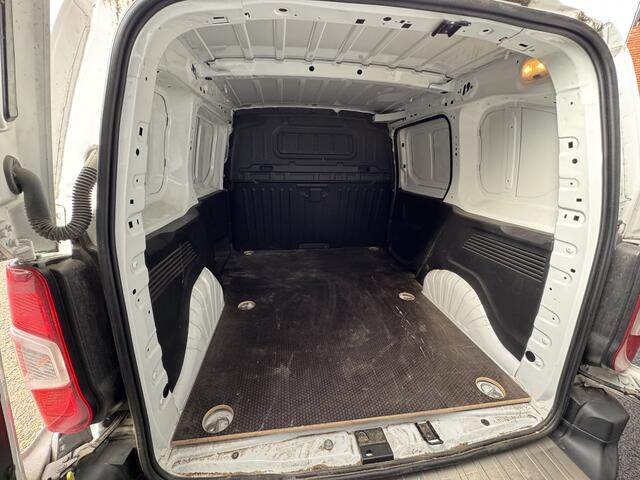 Toyota PROACE CITY 1.5 D-4D Cool Comfort // AIRCO // TREKHAAK // PARKEER SENSOREN // CRUISE CONTROL //