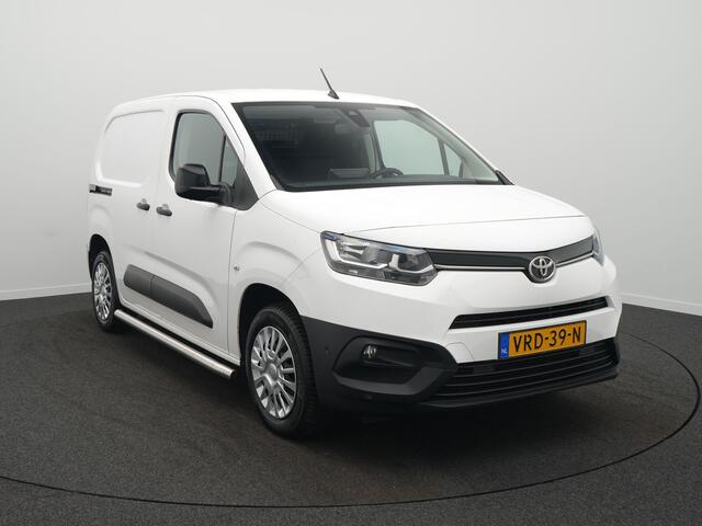 Toyota PROACE CITY 1.5 D-4D Live - Allseason banden - Trekhaak