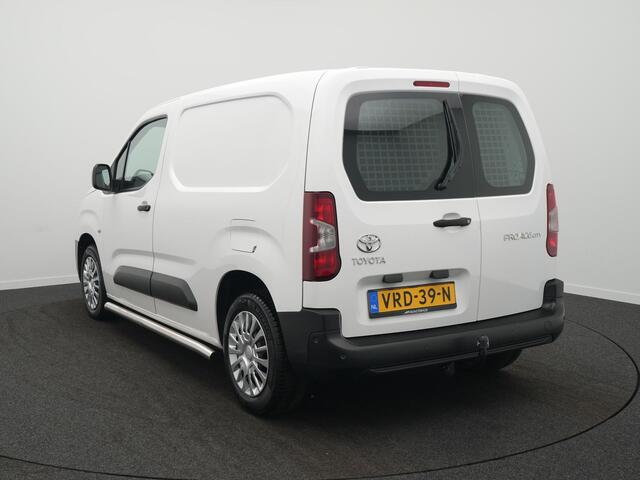 Toyota PROACE CITY 1.5 D-4D Live - Allseason banden - Trekhaak