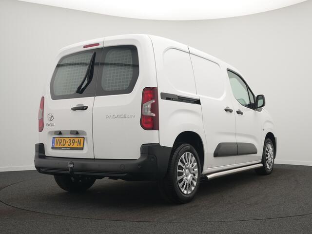 Toyota PROACE CITY 1.5 D-4D Live - Allseason banden - Trekhaak