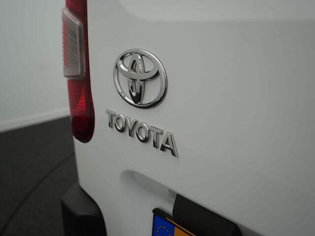 Toyota PROACE CITY 1.5 D-4D Live - Allseason banden - Trekhaak