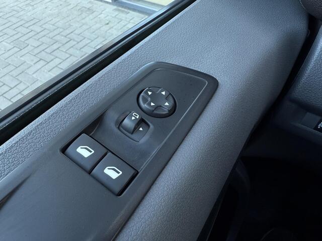 Toyota PROACE Worker 2.0 D-4D Professional ?Automaat ?Fabrieksgarantie ?Navigatie ?Schuifdeur Links & Rechts ?Keyless ?Leder ?BLIS ?LED ?Apple Carplay & Android Auto ?Parkeersensoren ?Camera ?Lichtmetaal