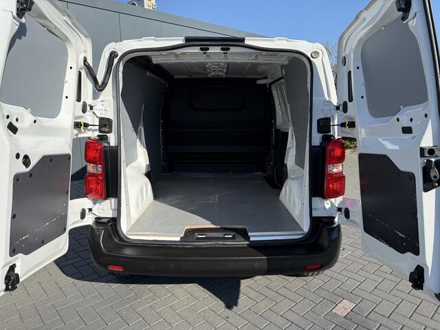 Toyota PROACE Worker 2.0 D-4D 145 PK / L2H1 / 1e EIG. / AIRCO / CRUISE / 3-ZITS / DAB / CARPLAY