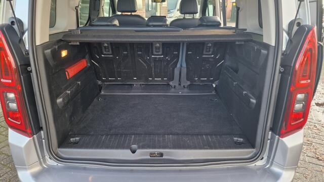 Toyota PROACE 1.2 Turbo Dynamic, Leder, 5 Zits, Navi