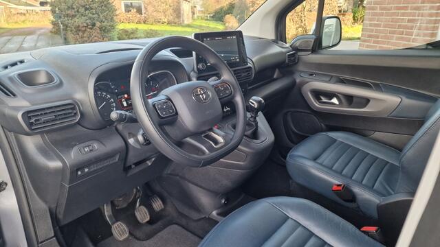 Toyota PROACE 1.2 Turbo Dynamic, Leder, 5 Zits, Navi