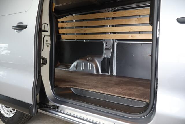 Toyota PROACE Worker 2.0 D-4D Navigator Long - NL- Auto!! Carplay I Trekhaak I Navi