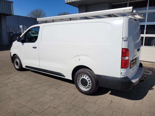 Toyota PROACE Worker 2.0 D-4D Navigator Long Airco | 2 zitter | Cruisecontrol | El.ramen | Central lock | Trekhaak | Imperial+rol