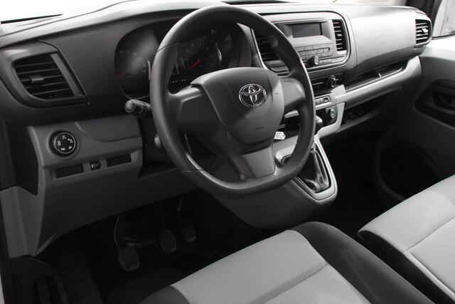 Toyota PROACE Shuttle 1.5 D-4D 116pk Dynamic VP 9 persoons Trekhaak Airco Cruise Control Bluetooth Getinte ramen