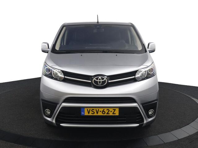 Toyota PROACE Dubbele Cabine Dubbele Cabine 2.0 D-4D 177pk Prof Automaat | Zomerwielen op Lichtmetalen Velgen aanwezig | Lederen Bekleding | Trekhaak | Navigatie | Parkeercamera | 2 Schuifdeuren |