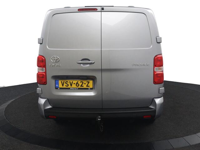 Toyota PROACE Dubbele Cabine Dubbele Cabine 2.0 D-4D 177pk Prof Automaat | Zomerwielen op Lichtmetalen Velgen aanwezig | Lederen Bekleding | Trekhaak | Navigatie | Parkeercamera | 2 Schuifdeuren |