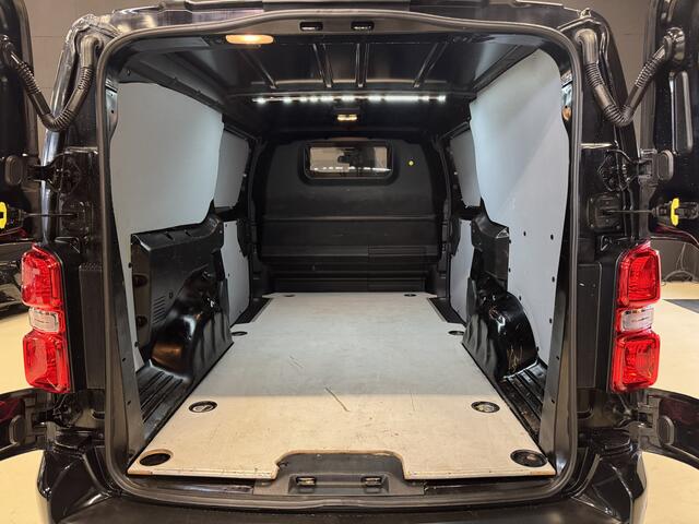 Toyota PROACE Worker 2.0 D-4D Professional Long 177pk Automaat | 2x elektr. schuifdeuren | Head-Up | Camera | Stoelverwarming | Dodehoek | 17'' LMV