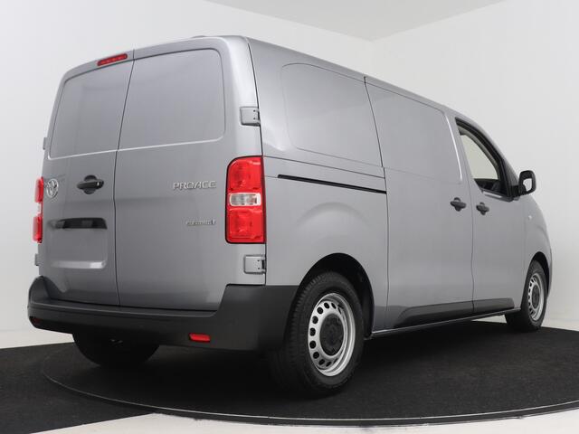 Toyota PROACE Worker 75kWh standaard laadvermogen Electric Navigator VOORRAADKORTING ¤12.500 - FL 2.9%