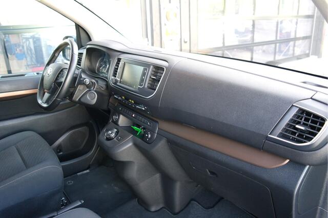 Toyota PROACE Worker 2.0 D-4D Dynamic Long DC Verso Automaat | Cruise | Carplay | Pano | Trekhaak | 5-Zitplaatsen