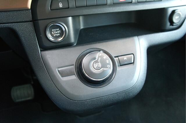Toyota PROACE Worker 2.0 D-4D Dynamic Long DC Verso Automaat | Cruise | Carplay | Pano | Trekhaak | 5-Zitplaatsen