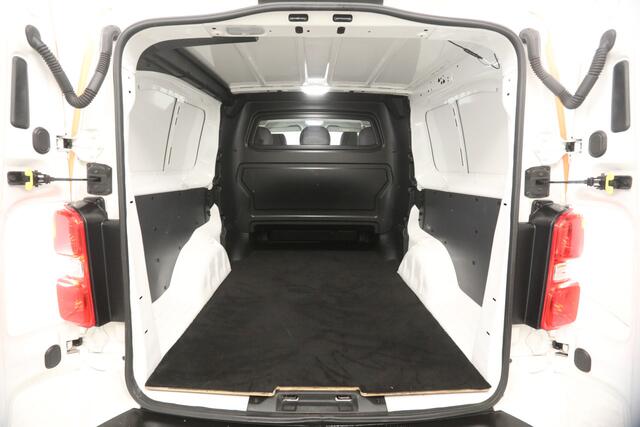 Toyota PROACE 2.0 D-4D L3H1 | DC | 5-Zits | Airco | Cruise | Navi | Camera | Trekh. | Parkeersens. | Stoelverw.