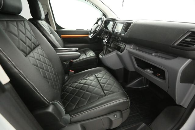 Toyota PROACE 2.0 D-4D L3H1 | DC | 5-Zits | Airco | Cruise | Navi | Camera | Trekh. | Parkeersens. | Stoelverw.