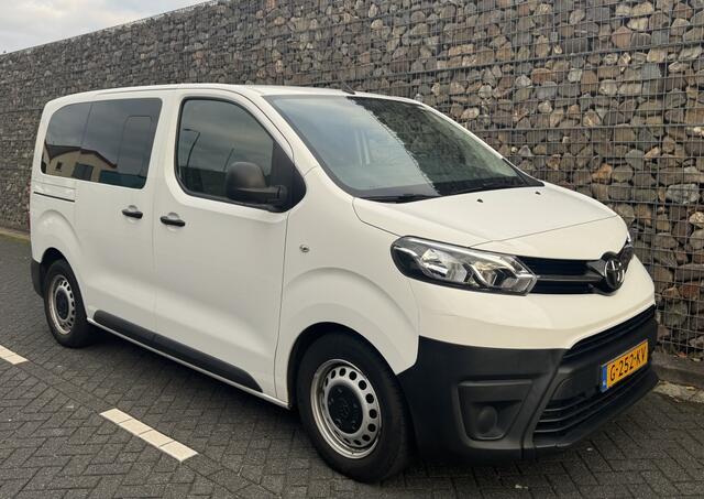 Toyota PROACE 1.5 D 9 persoons incl BTW & BPM