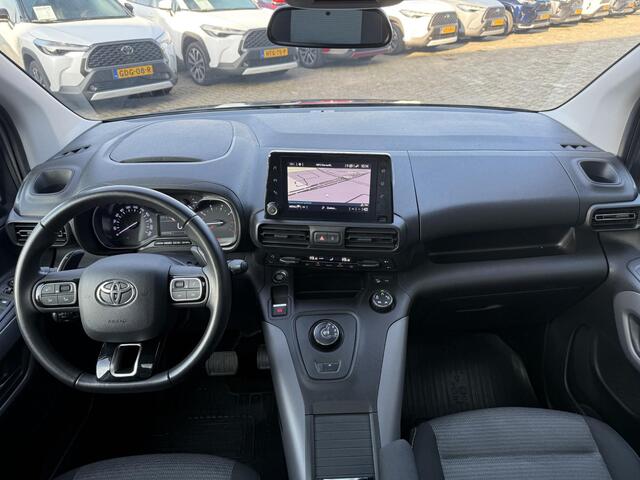 Toyota PROACE CITY Verso 1.2 Turbo Dynamic **NAVIGATIE/ PANORAMADAK/ STOELVERWARMING/ DODEHOEKDETECTIE/ 36 MAANDEN GARANTIE**