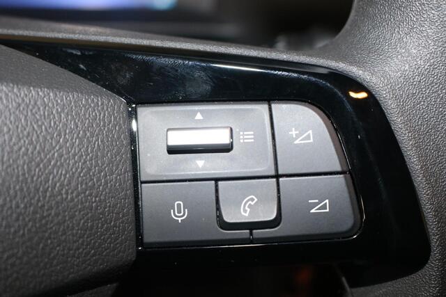 Toyota PROACE Worker 2.0 D-4D L1 Challenger Trekhaak-Lat om Lat-Metallic lak-Parkeersensoren