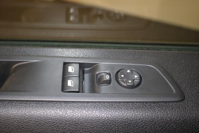 Toyota PROACE Worker 2.0 D-4D L1 Challenger Trekhaak-Lat om Lat-Metallic lak-Parkeersensoren