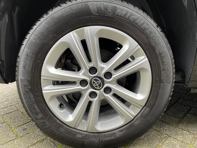 Toyota PROACE CITY Verso 130pk Dynamic Long 7-pers (7 stoelen -Trekhaak - Camera - Keyless Entry - Automatische Airco - Navigatie - Parkeersensoren V+A)