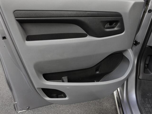 Toyota PROACE Shuttle 1.5 D-4D Navigator Long L3H1 |9 Persoons | Navigatie | Parkeersensoren | Carplay | Cruise Control | DAB |