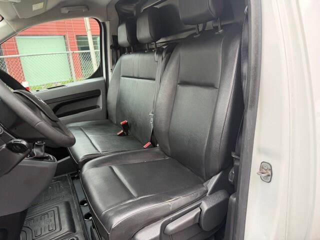 Toyota PROACE Worker 1.5 D-4D Cool Comfort AIRCO I PDC I 3-ZITS I LEDER INTERIEUR I ELEKTRISCHE RAMEN EN SPIEGELS